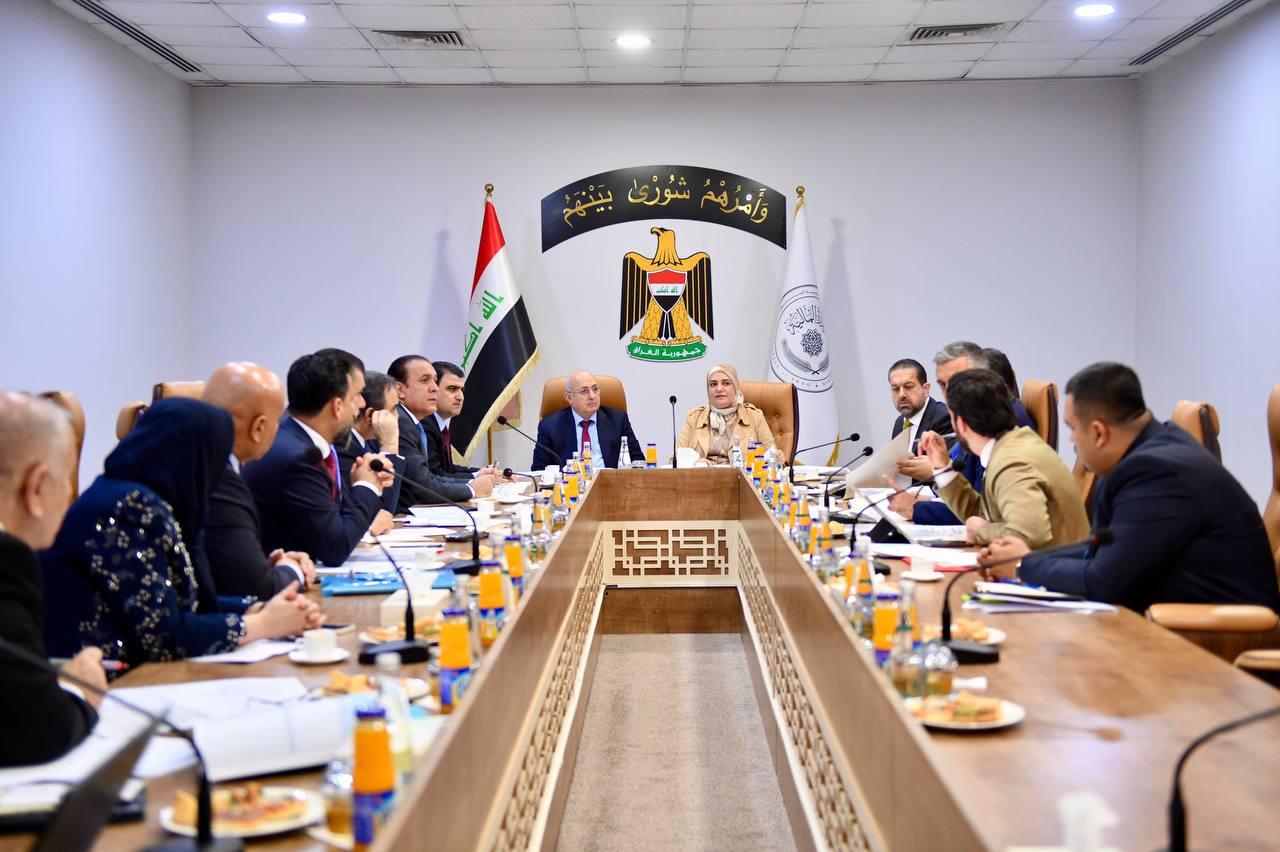 وزارة المالية وإقليم كردستان العراق يعلنان اتفاقاً بشأن إطلاق رواتب الموظفين والمتقاعدين
