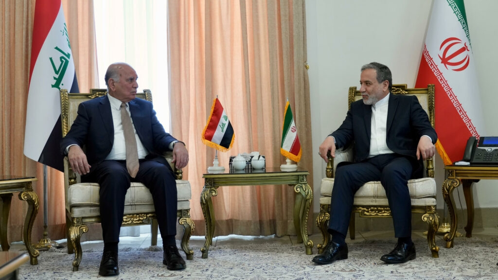 من طهران.. وزير الخارجية يؤكد تعزيز التعاون الأمني والاقتصادي مع إيران