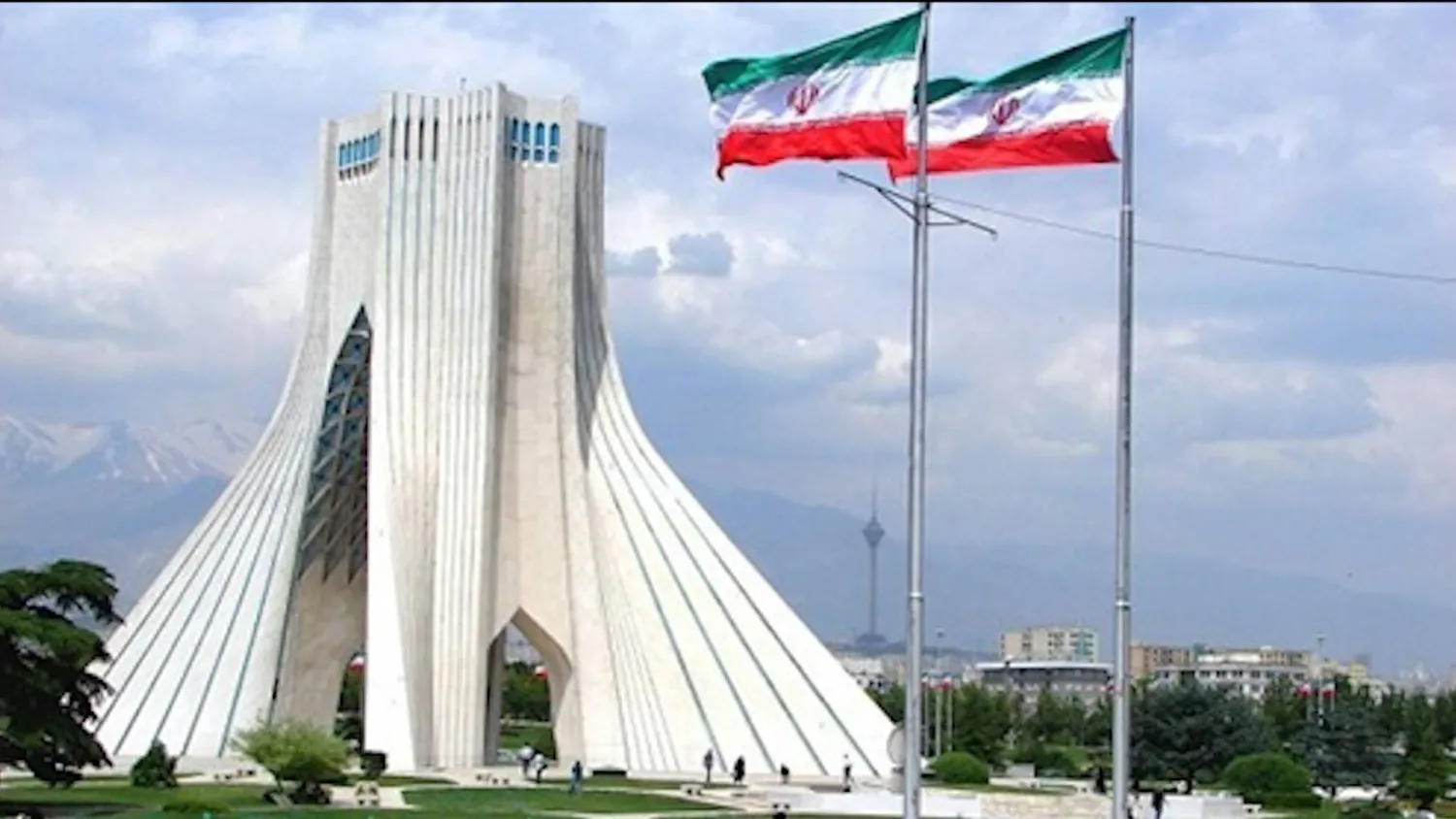 إيران تدين العقوبات الأمريكية وتصفها بغير الشرعية