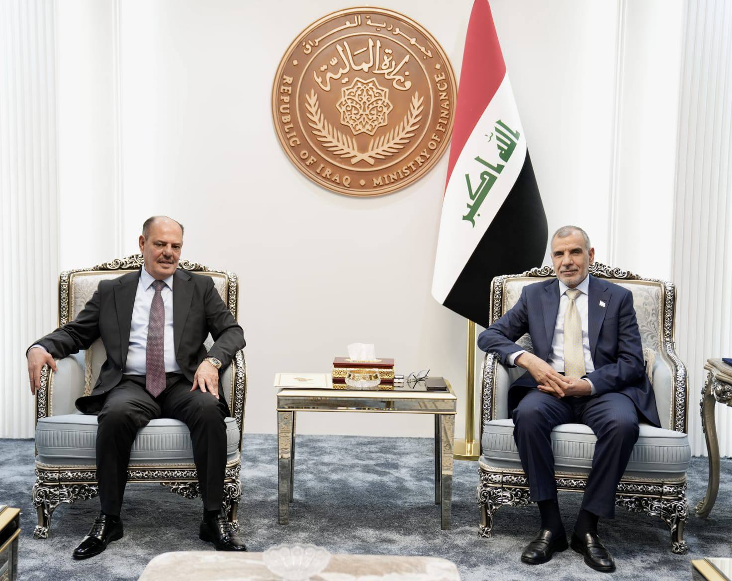 وزير المالية يبحث مع رئيس اتحاد الصحفيين العرب دعم الصحفيين والفنانين والأدباء مالياً