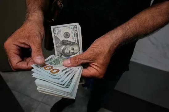 أسعار صرف الدولار في الأسواق العراقية ليوم الأحد