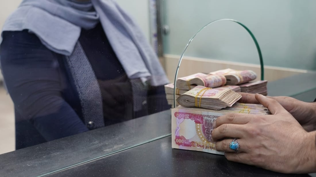 العمل تطلق رواتب المعين المتفرغ لشهر تشرين الأول