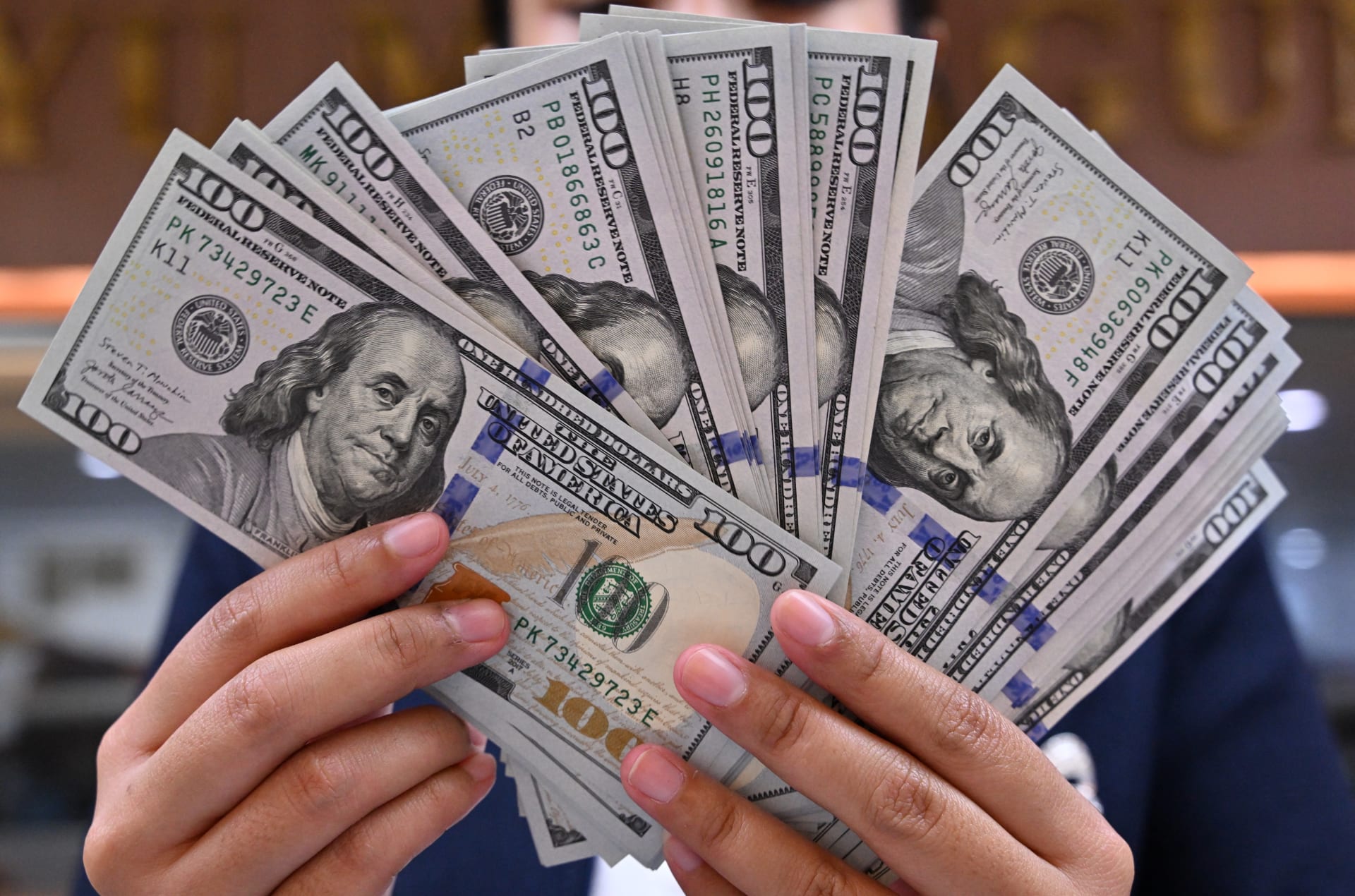 الدولار يرتفع في بغداد وأربيل مع إغلاق التداول