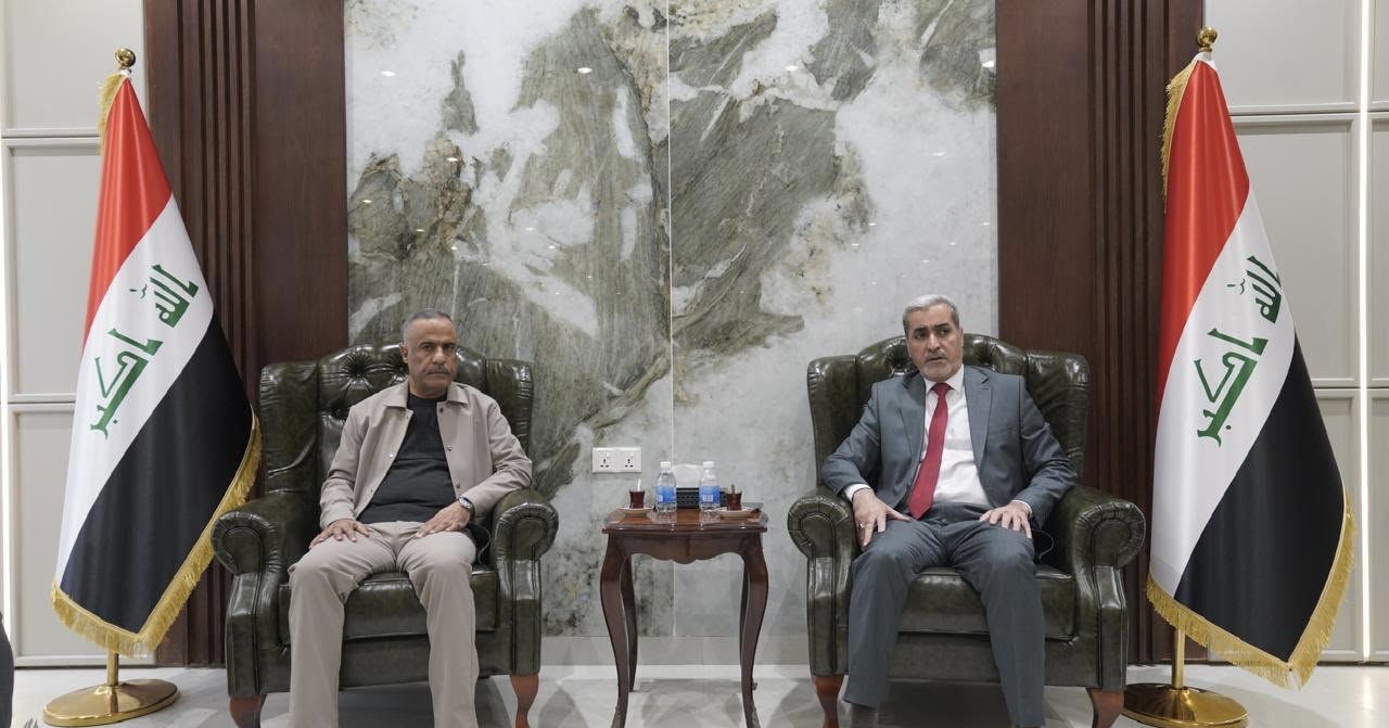 وزير الدفاع يتفقد محافظة المثنى للاطلاع على الواقع الأمني